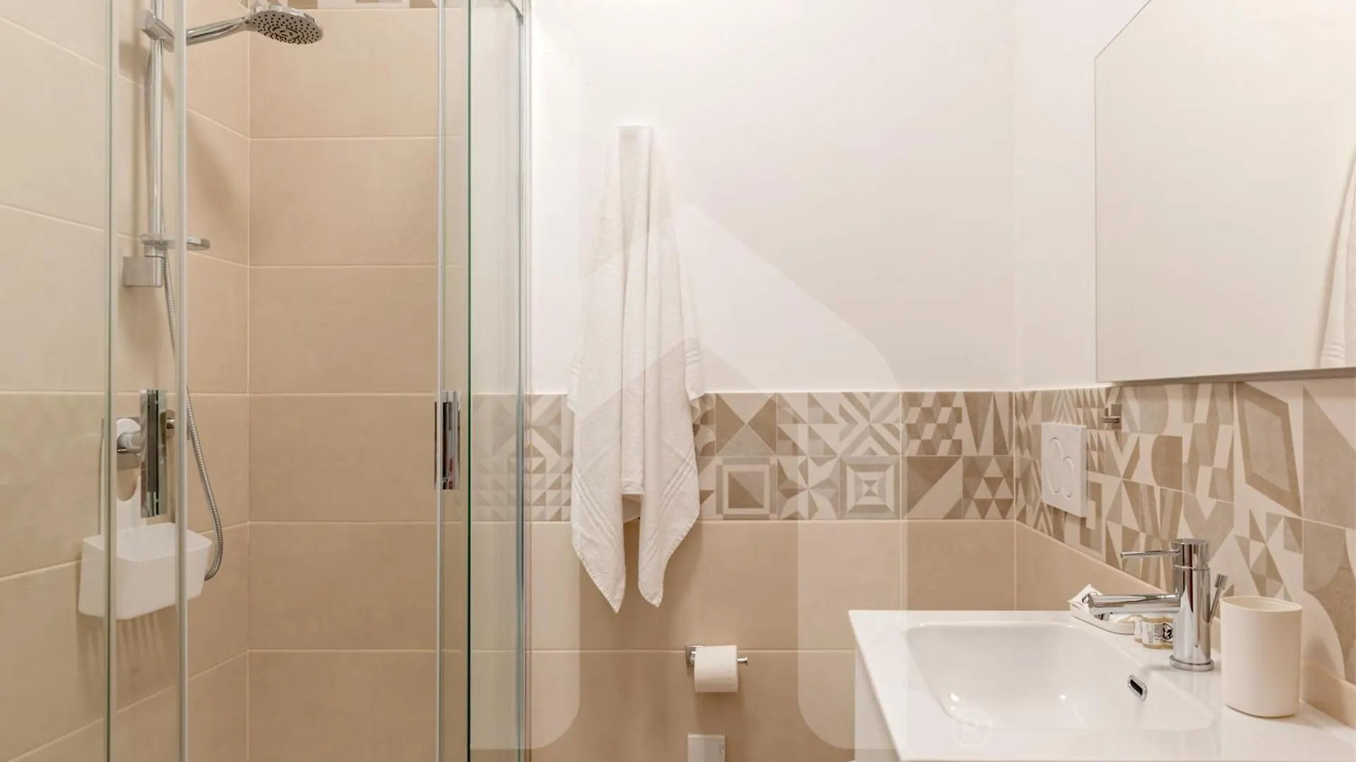 Homiday- New Apt- Free Parking- Aeroporto - Ospedale Pisa